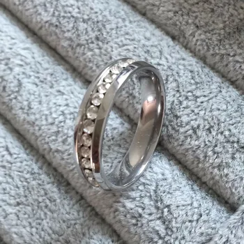 Klasikinis 6mm balto aukso Spalvos CZ žiedai Vestuvių Juostoje nerūdijančio plieno mėgėjams Žiedas skirta Moterims ir Vyrams